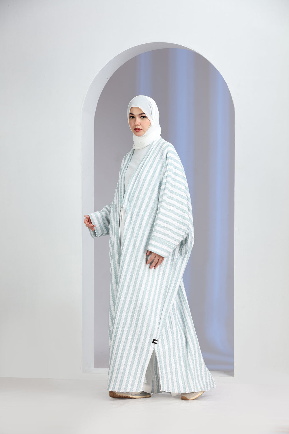 Novus Shrug Abaya Calming Blue