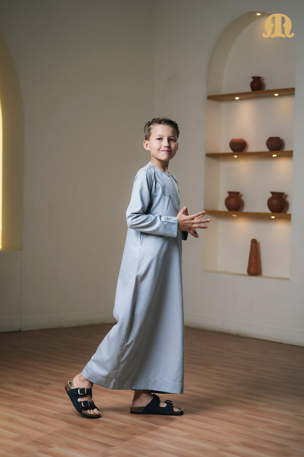 Kurvig Omani 2.0 Light Grey Thobe Boys