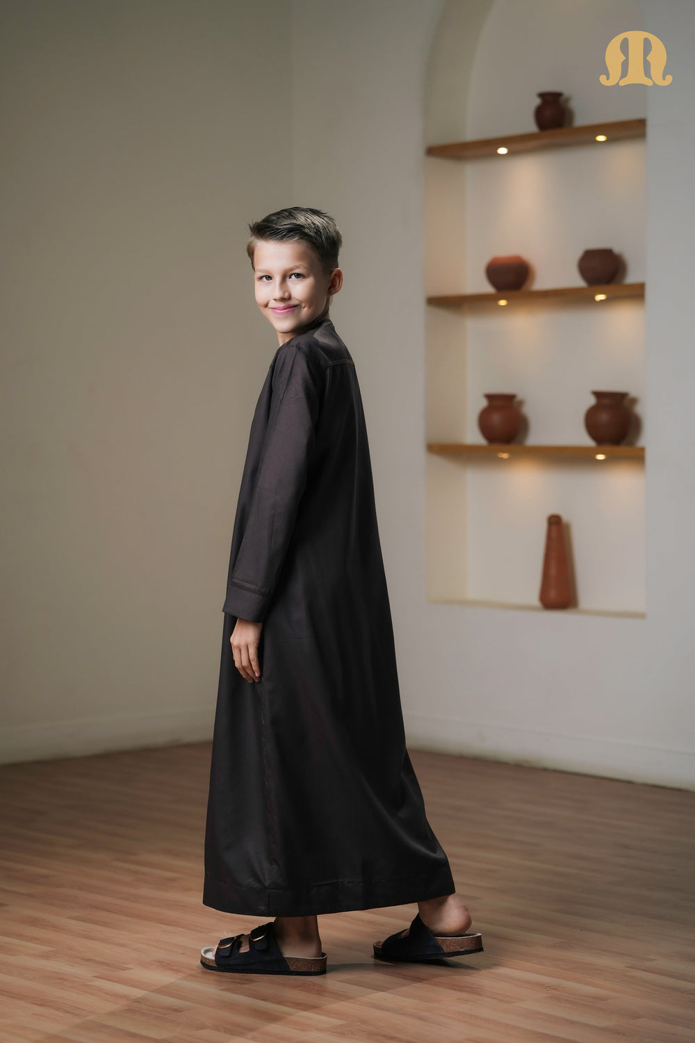 Kurvig Omani 2.0 Dark Brown Thobe Boys