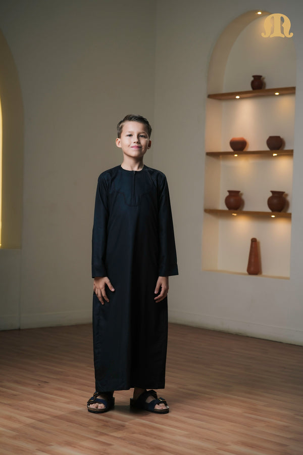 Kurvig Omani 2.0 Black Thobe Kids