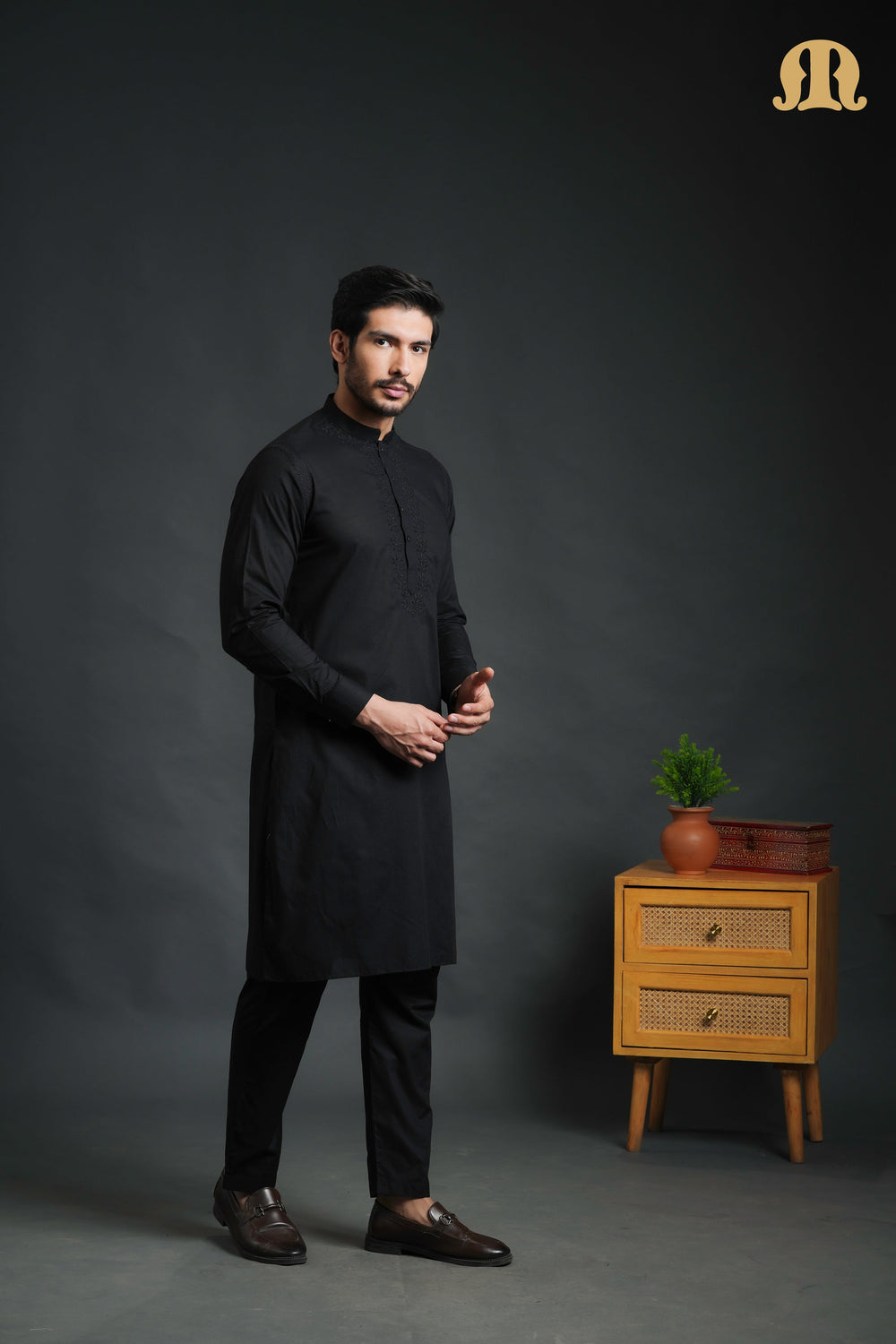 Sukuti Black Kurta Set Men