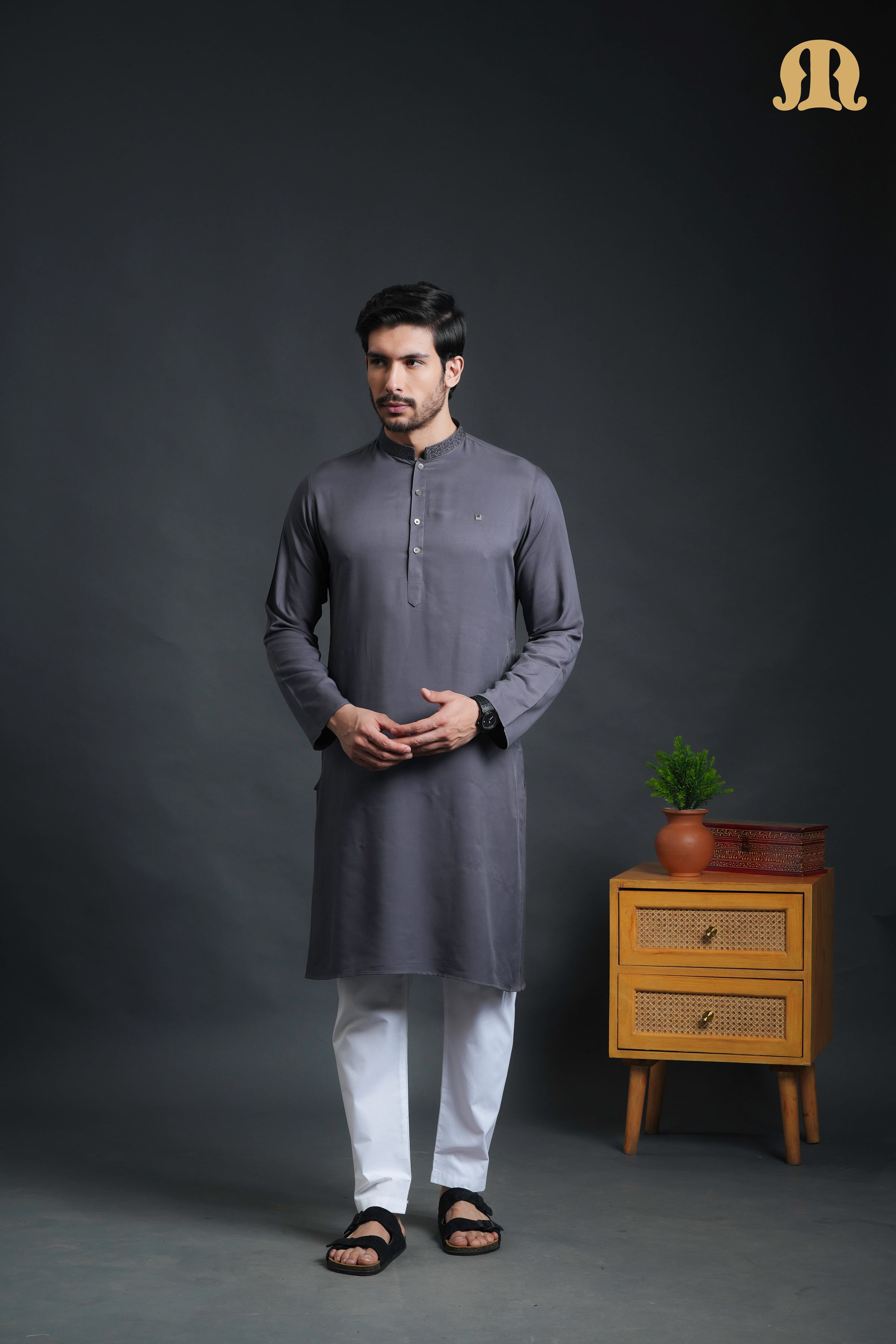 Yavan Embriodered Grey Kurta Set Men