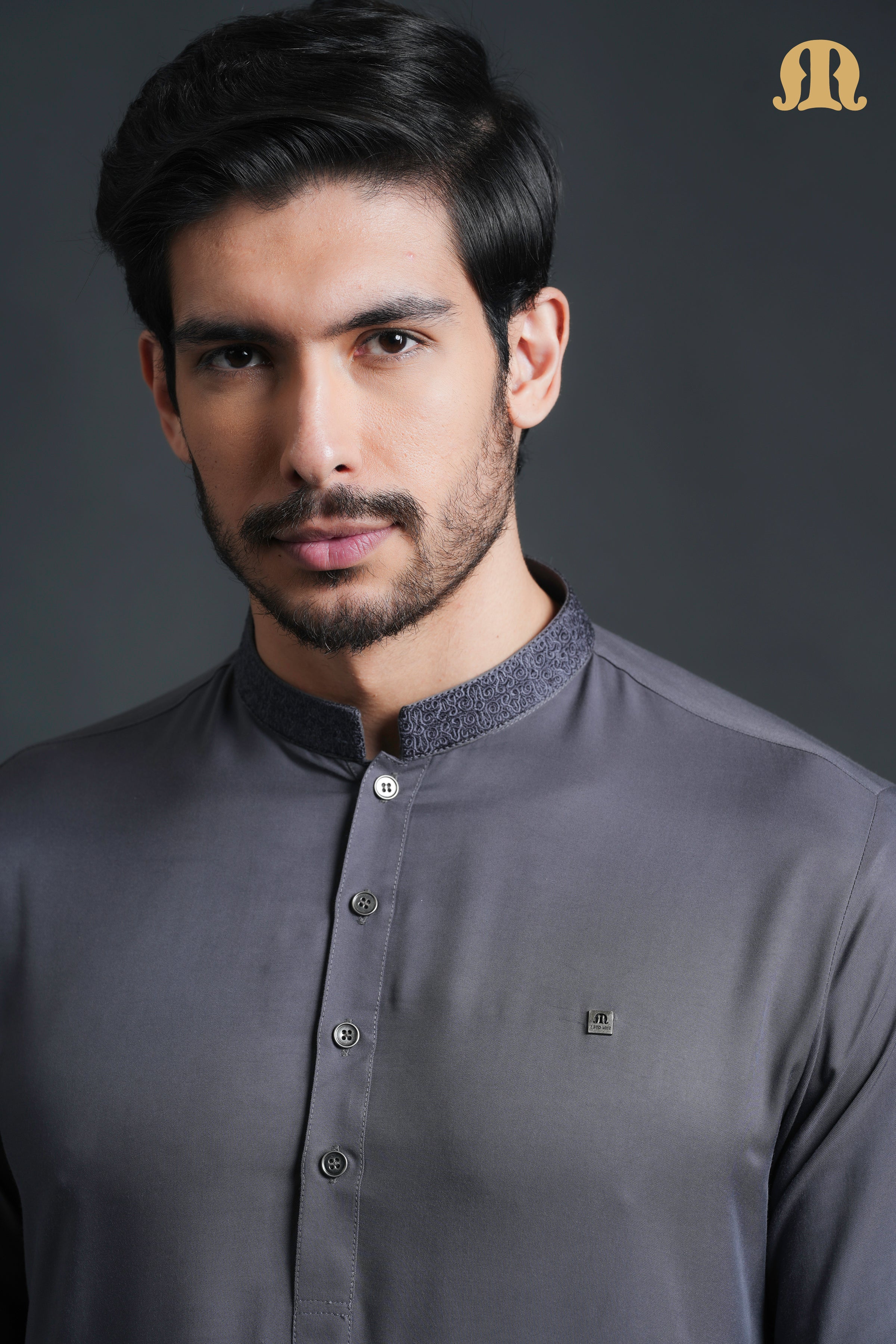 Yavan Embriodered Grey Kurta Set Men