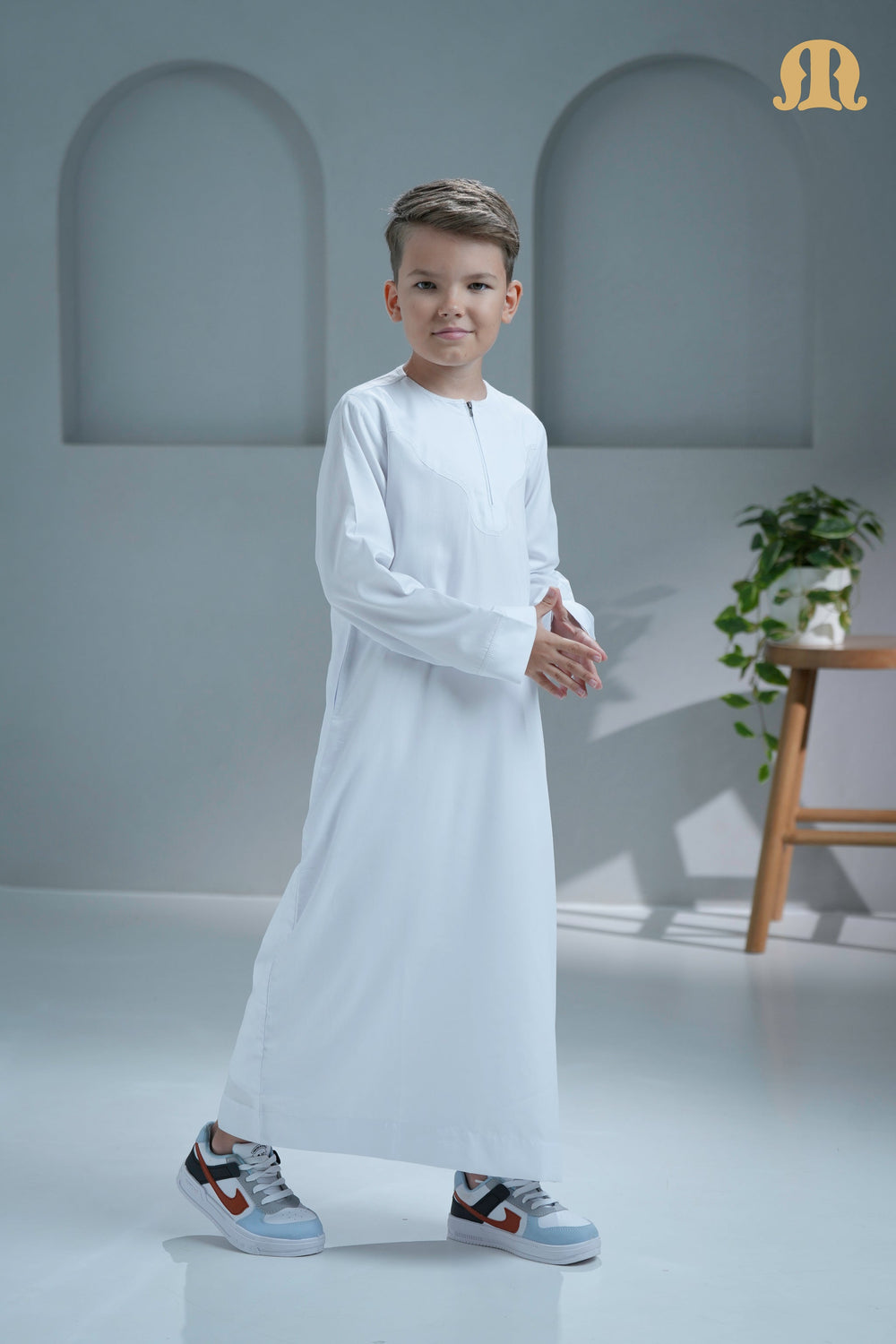 Kurvig Omani White Boys Thobe