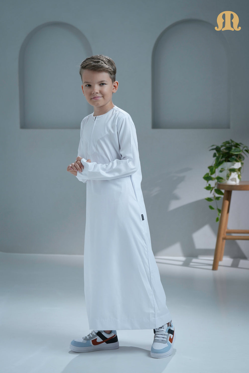 Kurvig Omani White Boys Thobe