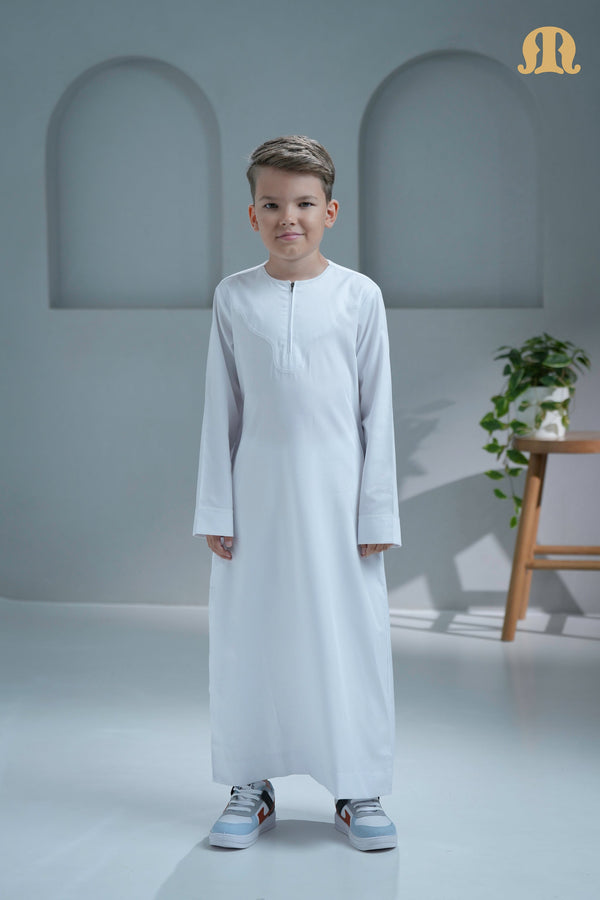 Kurvig Omani White Boys Thobe