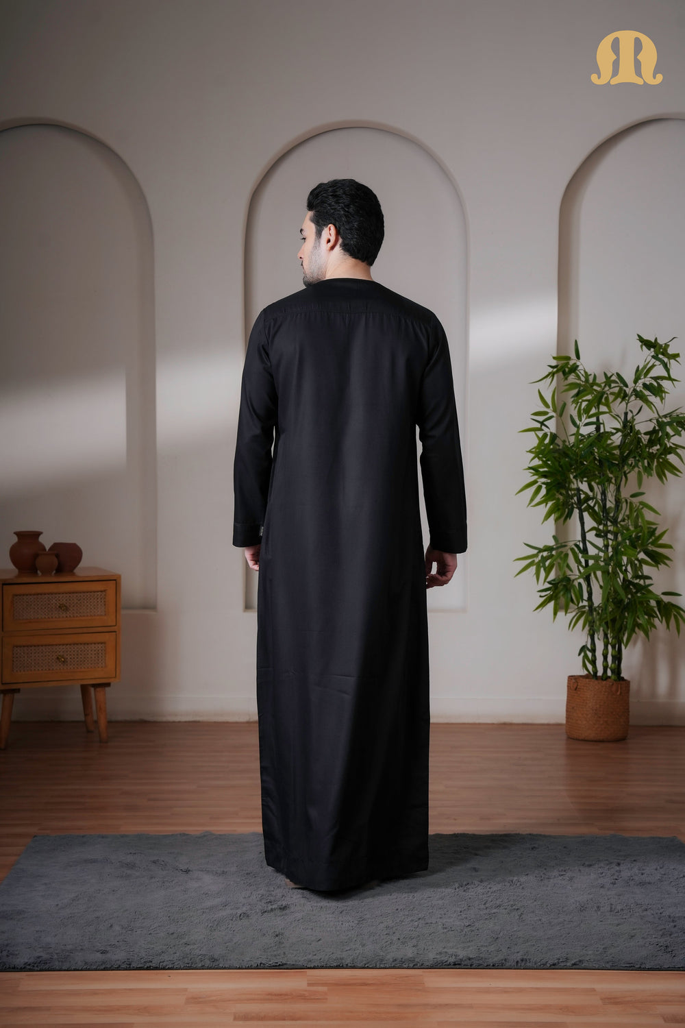 Kurvig Omani 2.0 Black Thobe Mens