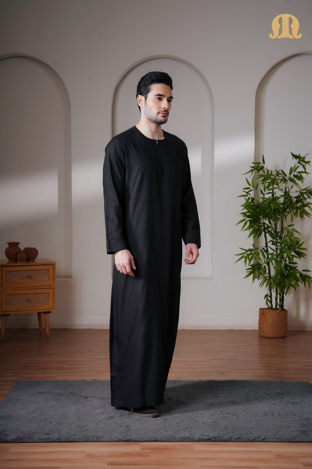 Kurvig Omani 2.0 Black Thobe Mens