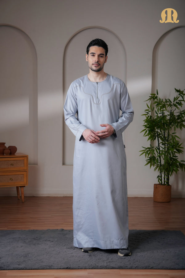 Kurvig Omani 2.0 Light Grey Thobe Mens